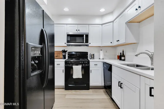 $520,000 | 15202 Campus Park Drive, Unit C, Moorpark, CA 93021