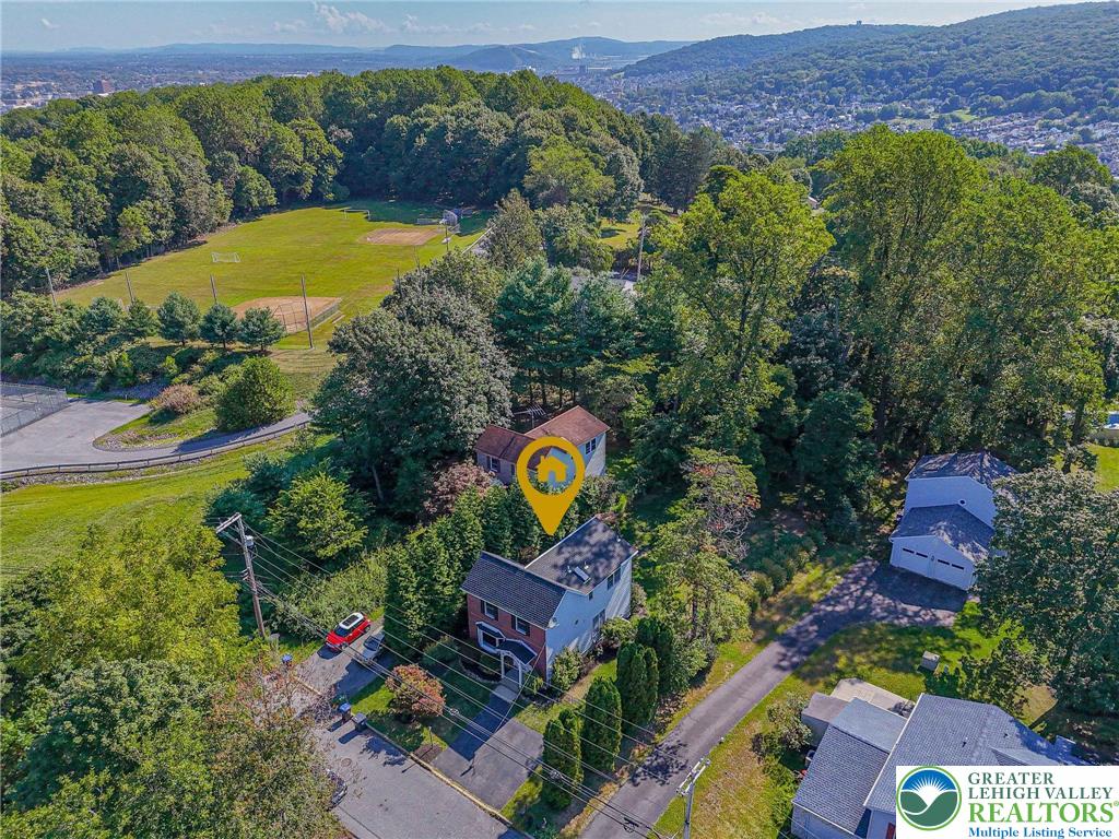 1039 Public Road Bethlehem, PA 18015 - Photo 4 of 48 Gallery Image 4