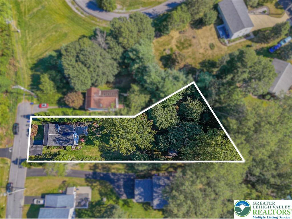 1039 Public Road Bethlehem, PA 18015 - Photo 8 of 48 Gallery Image 8