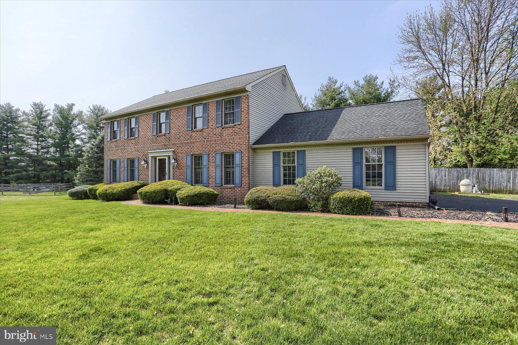 22 Draper Circle Lititz, PA 17543 - Photo 3 of 46