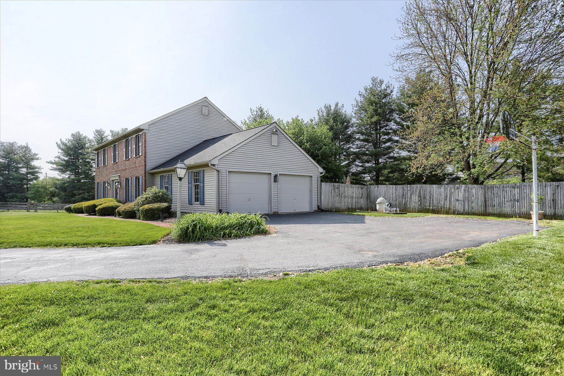 22 Draper Circle Lititz, PA 17543 - Photo 4 of 46