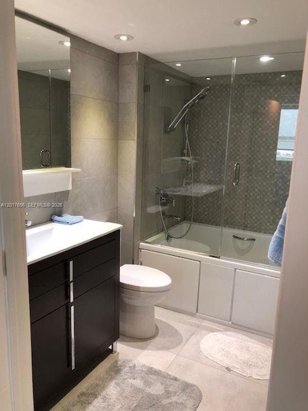 90 Alton Road, Unit 1604 Miami Beach, FL 33139 - Photo 24 of 29