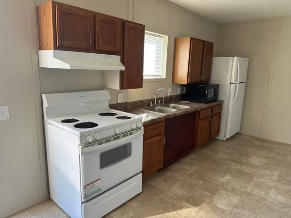 $950 | 1301 Avenue A, Unit 15, Sweeny, TX 77480