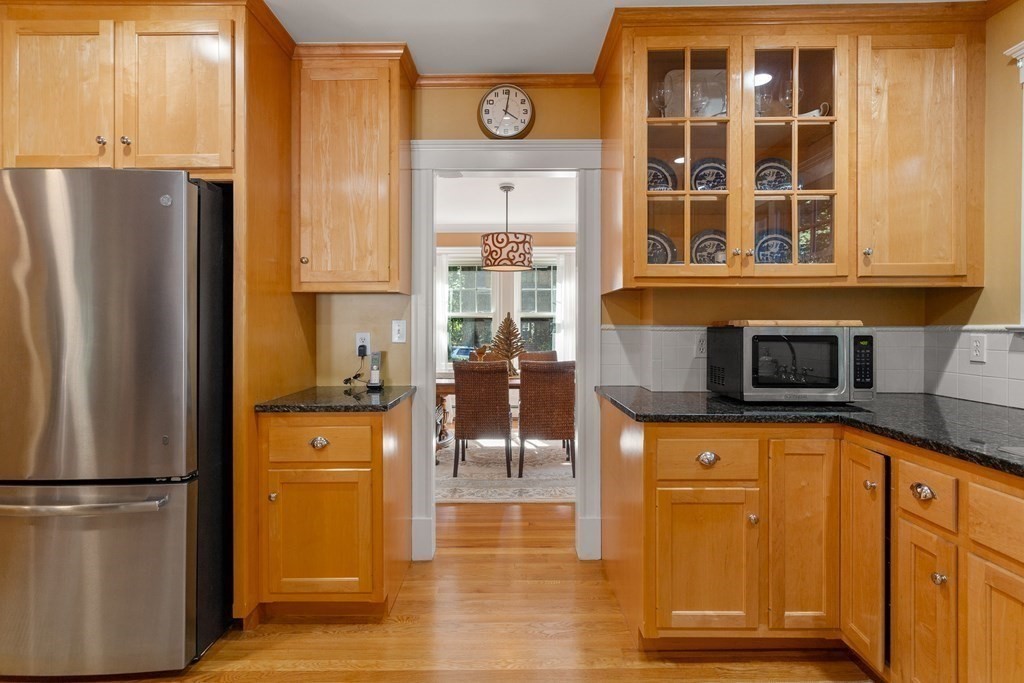 75 Cliff Road Milton, MA 02186 - Photo 13 of 31 Gallery Image 13