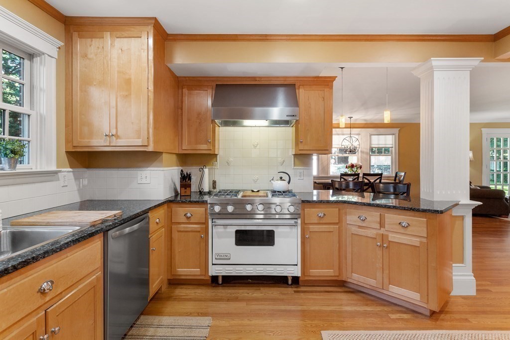 75 Cliff Road Milton, MA 02186 - Photo 14 of 31 Gallery Image 14