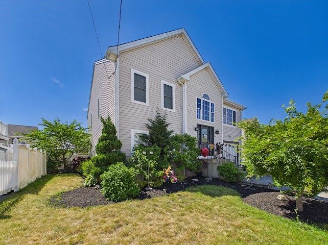 19 Abington Lane Fall River, MA 02721 - Photo 2 of 36