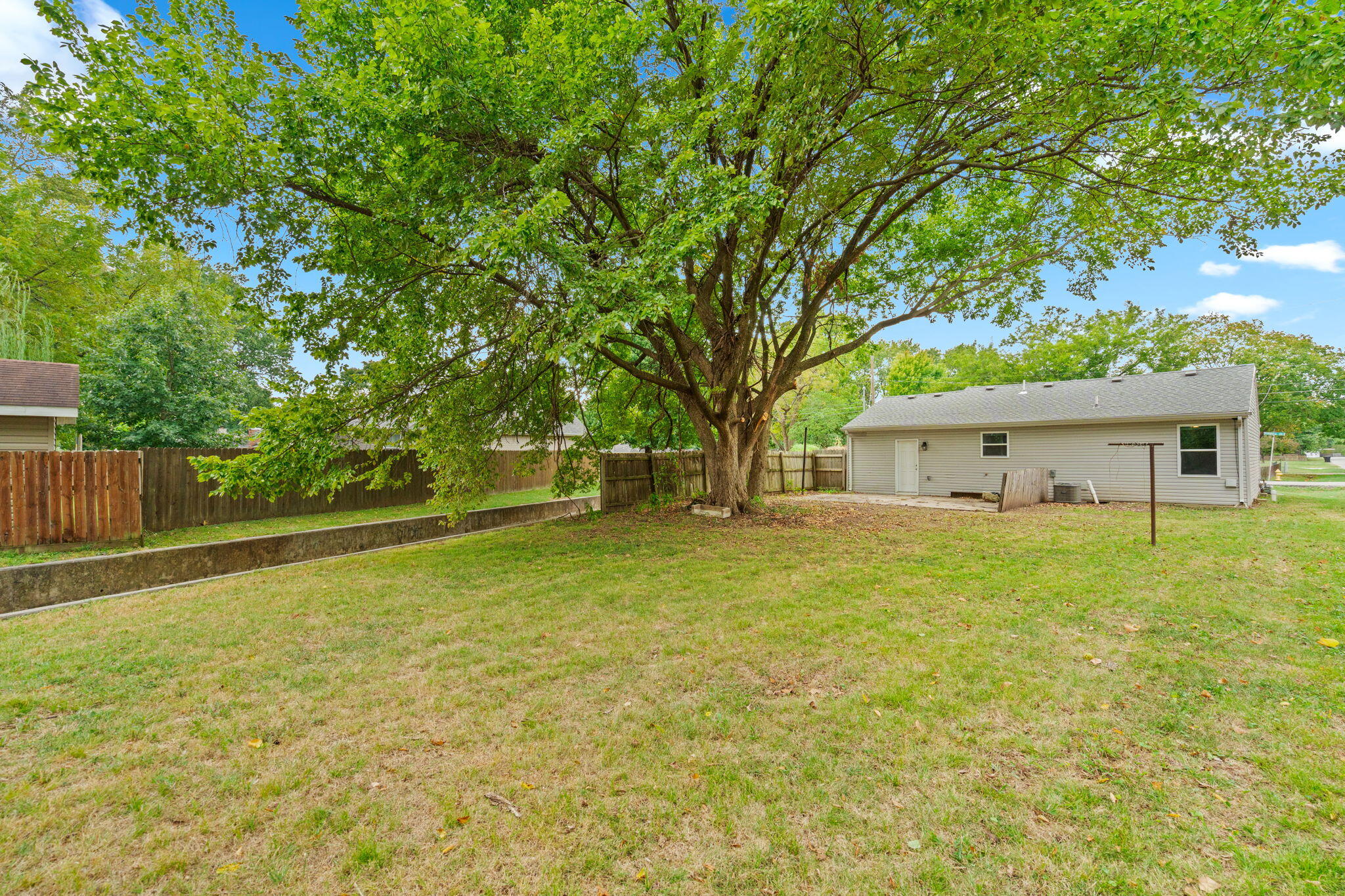 2320 South Kickapoo Avenue Springfield, MO 65804 - Photo 24 of 25 25-web-or-mls-DSC04704