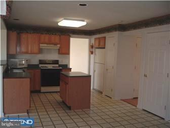 6 East Weatherly Road New Castle, DE 19720 - Photo 3 of 4 Kitchen