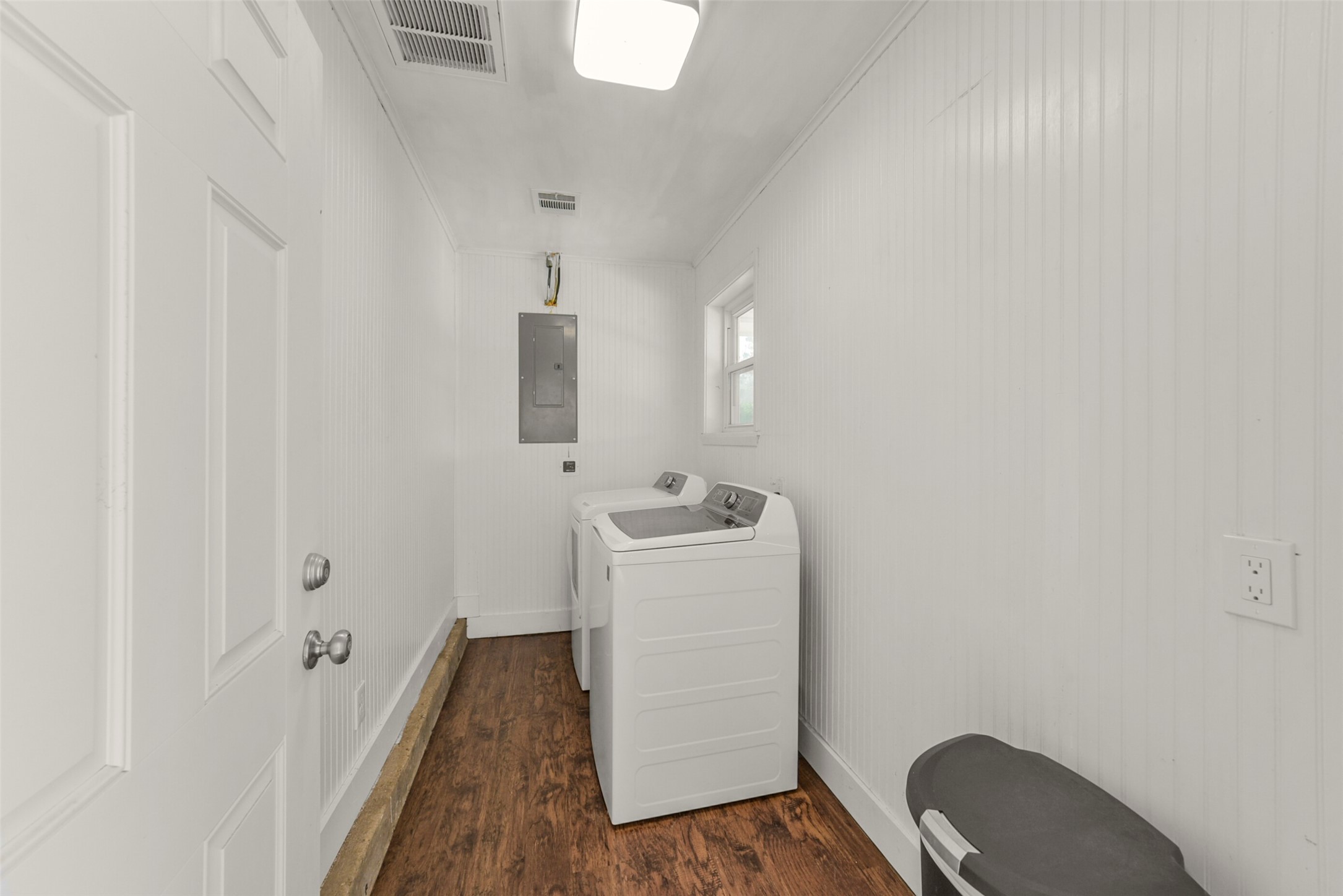 10313 South Williams Road Conroe, TX 77303 - Photo 39 of 48 Laundry room