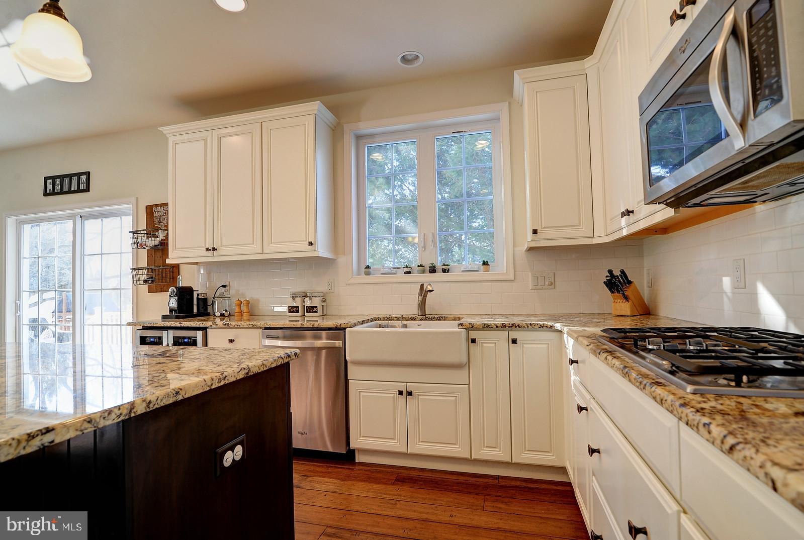 6 Meadows Court Pennington, NJ 08534 - Photo 7 of 51 Gallery Image 7