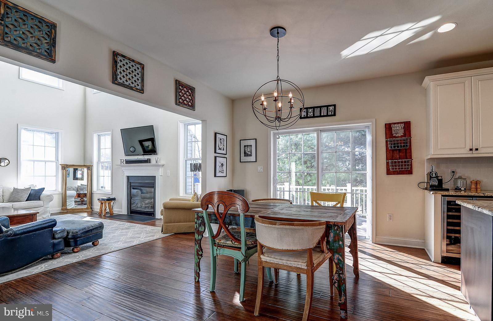 6 Meadows Court Pennington, NJ 08534 - Photo 10 of 51 Breakfast area with exit to the deck