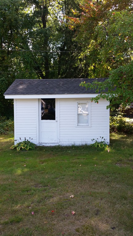 2057 Page Boulevard Springfield, MA 01151 - Photo 4 of 11 Gallery Image 4