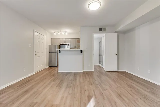 $1,025 | 3101 Sondra Drive, Unit 302, Fort Worth, TX 76107