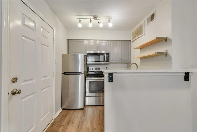 $1,025 | 3101 Sondra Drive, Unit 302, Fort Worth, TX 76107