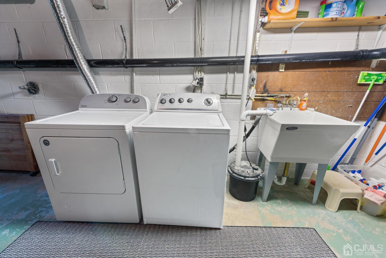 76 Orchard Road Middlesex, NJ 08846 - Photo 23 of 31 a utility room with dryer and washer