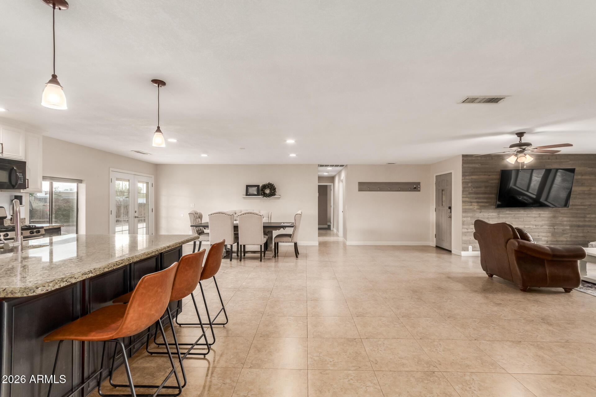 313 West Saddle Mountain Road Phoenix, AZ 85086 - Photo 14 of 54 a dining room with furniture and window