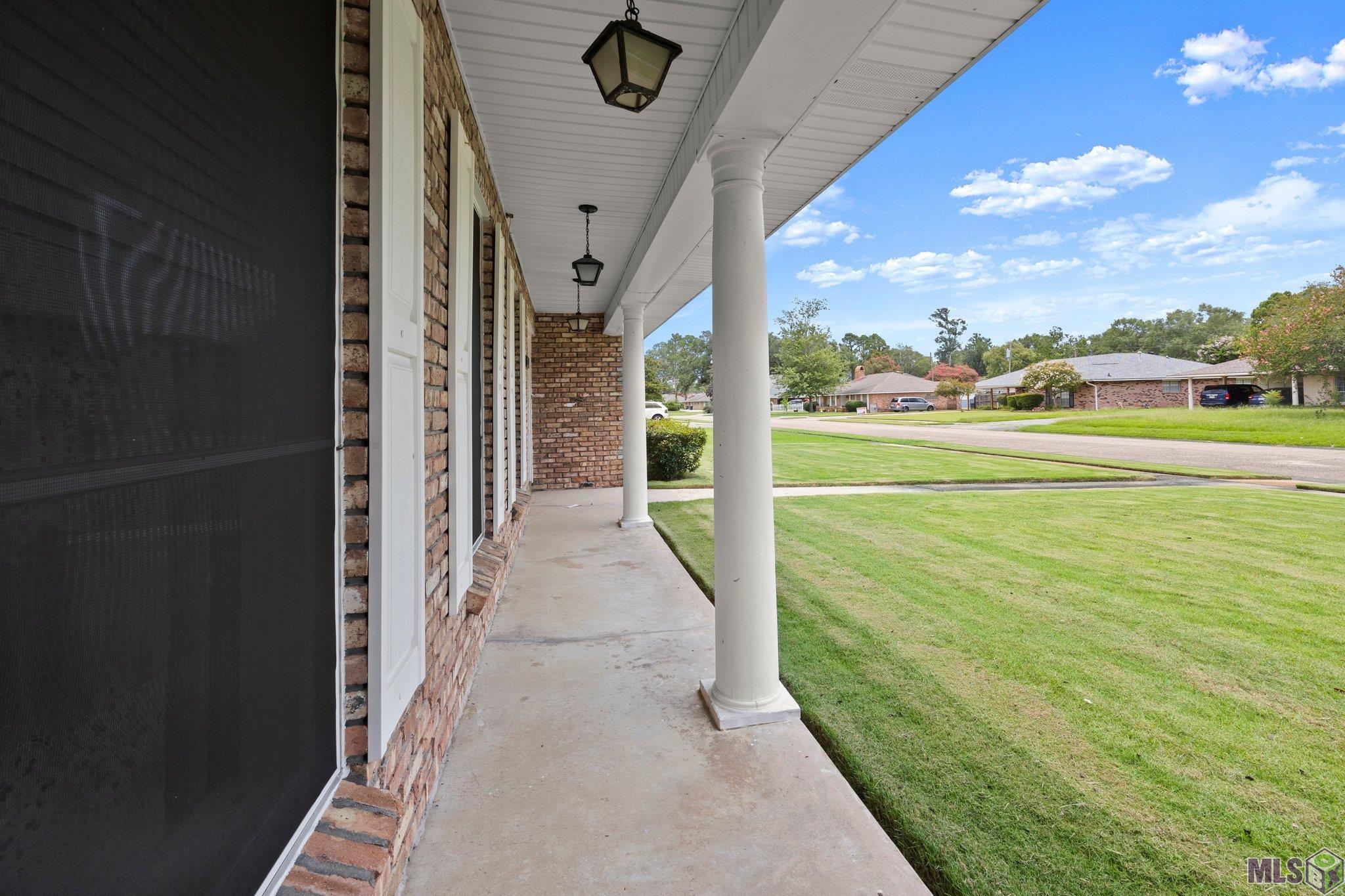 1382 Braeburn Drive Baton Rouge, LA 70815 - Photo 2 of 19