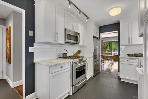 $799,000 | 127 Stone Bridge Square, Chappaqua, NY 10514