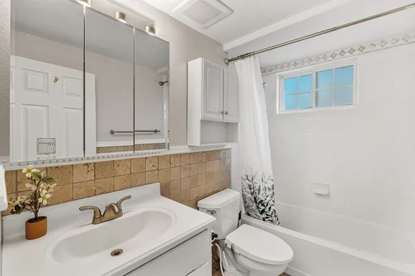 $360,000 | 177 Franklin Street, Unit 2, Stoneham, MA 02180