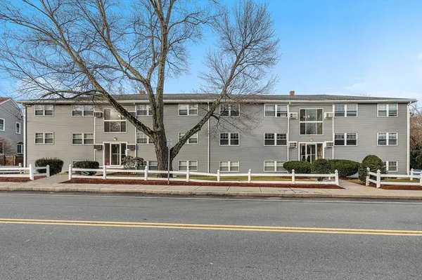 $360,000 | 177 Franklin Street, Unit 2, Stoneham, MA 02180