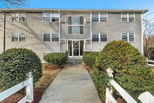 $360,000 | 177 Franklin Street, Unit 2, Stoneham, MA 02180