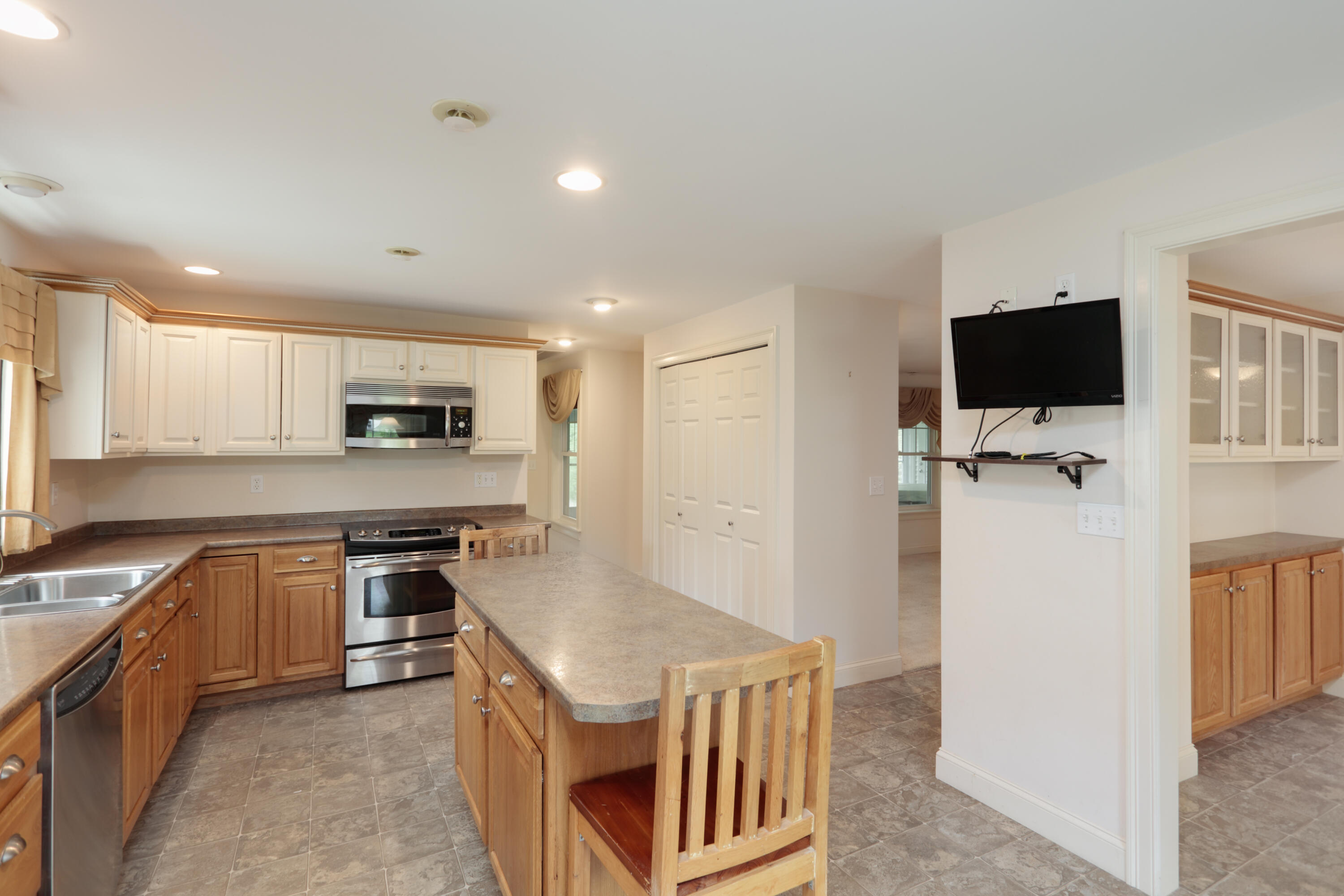 359 Beech Plains Road Buxton, ME 04093 - Photo 5 of 53 4858