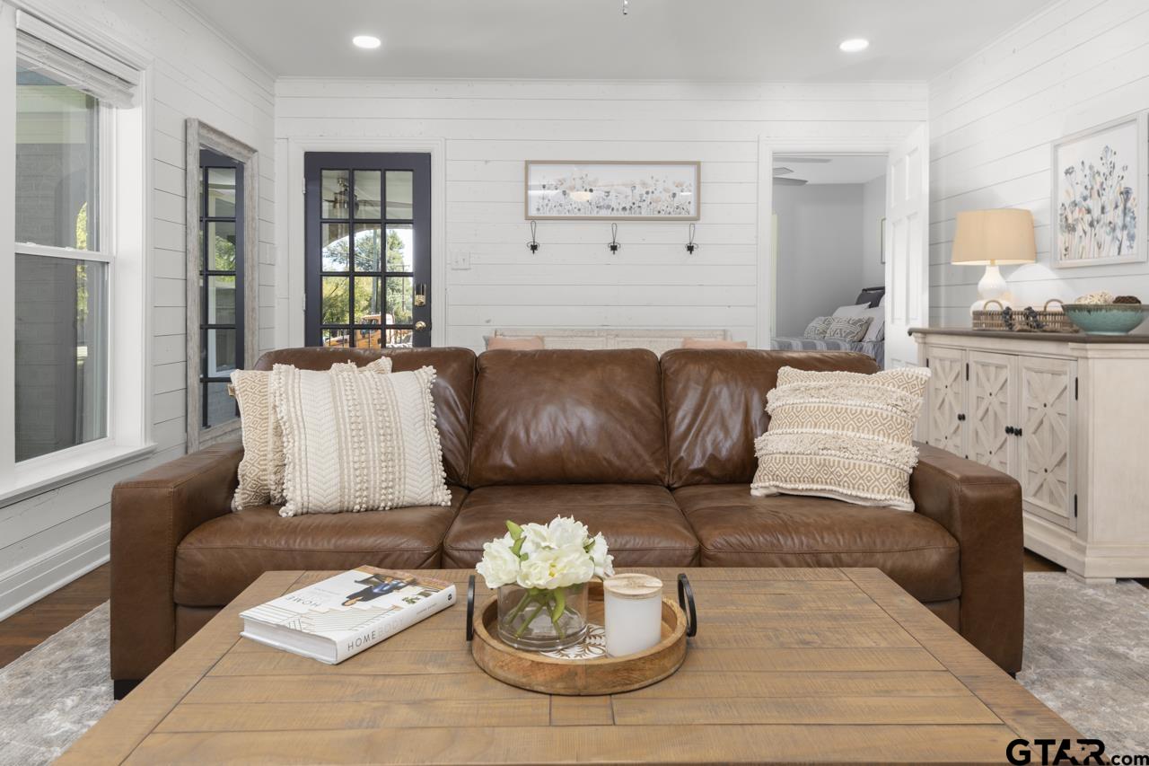 403 East Houston Street Tyler, TX 75701 - Photo 8 of 44 a living room with furniture and window