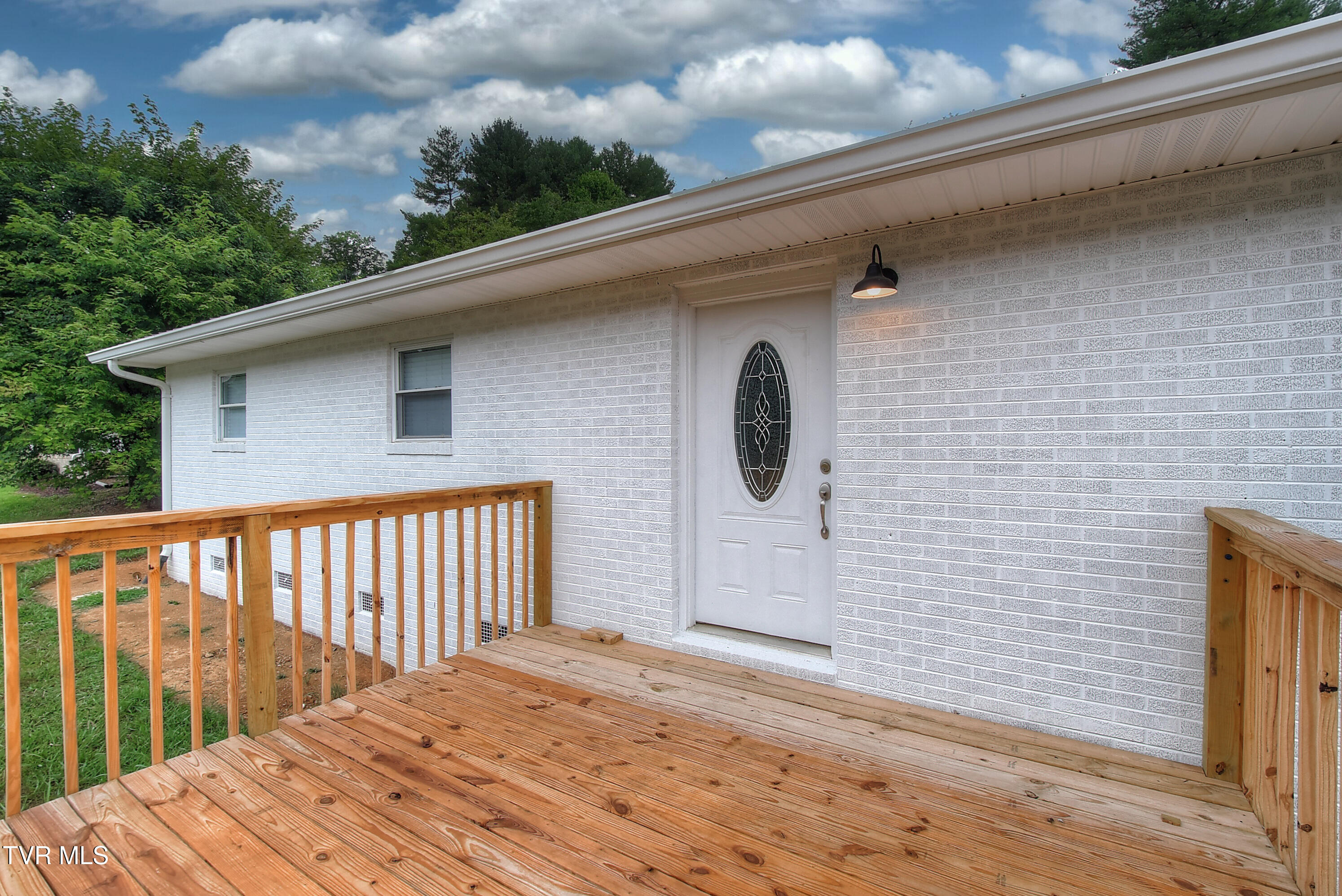 1660 Rock Springs Road Kingsport, TN 37664 - Photo 2 of 30 7