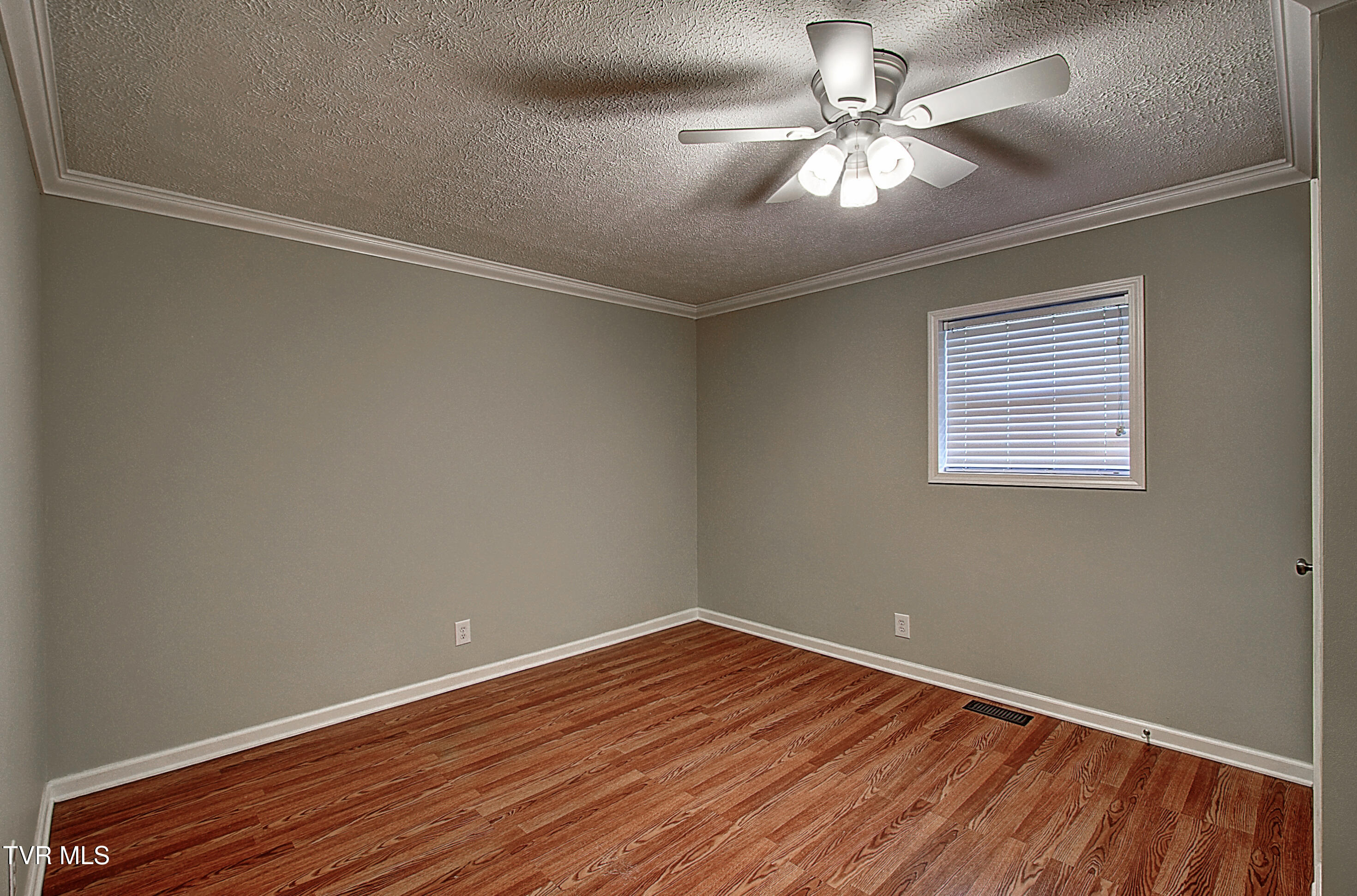 1660 Rock Springs Road Kingsport, TN 37664 - Photo 25 of 30 DSC_0343And8more