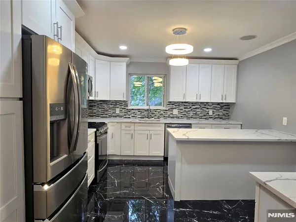 $2,900 | 174 Palisade Avenue, Unit 109, Garfield, NJ 07026