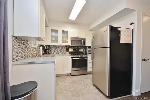 $340,000 | 14 Somerset Drive, Suffern, NY 10901