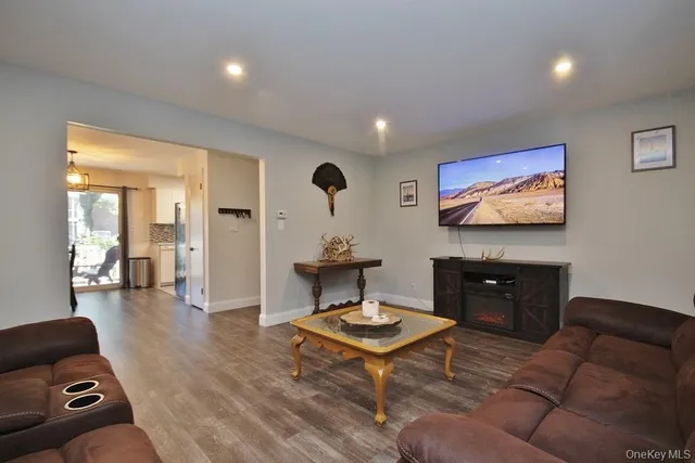 $340,000 | 14 Somerset Drive, Suffern, NY 10901