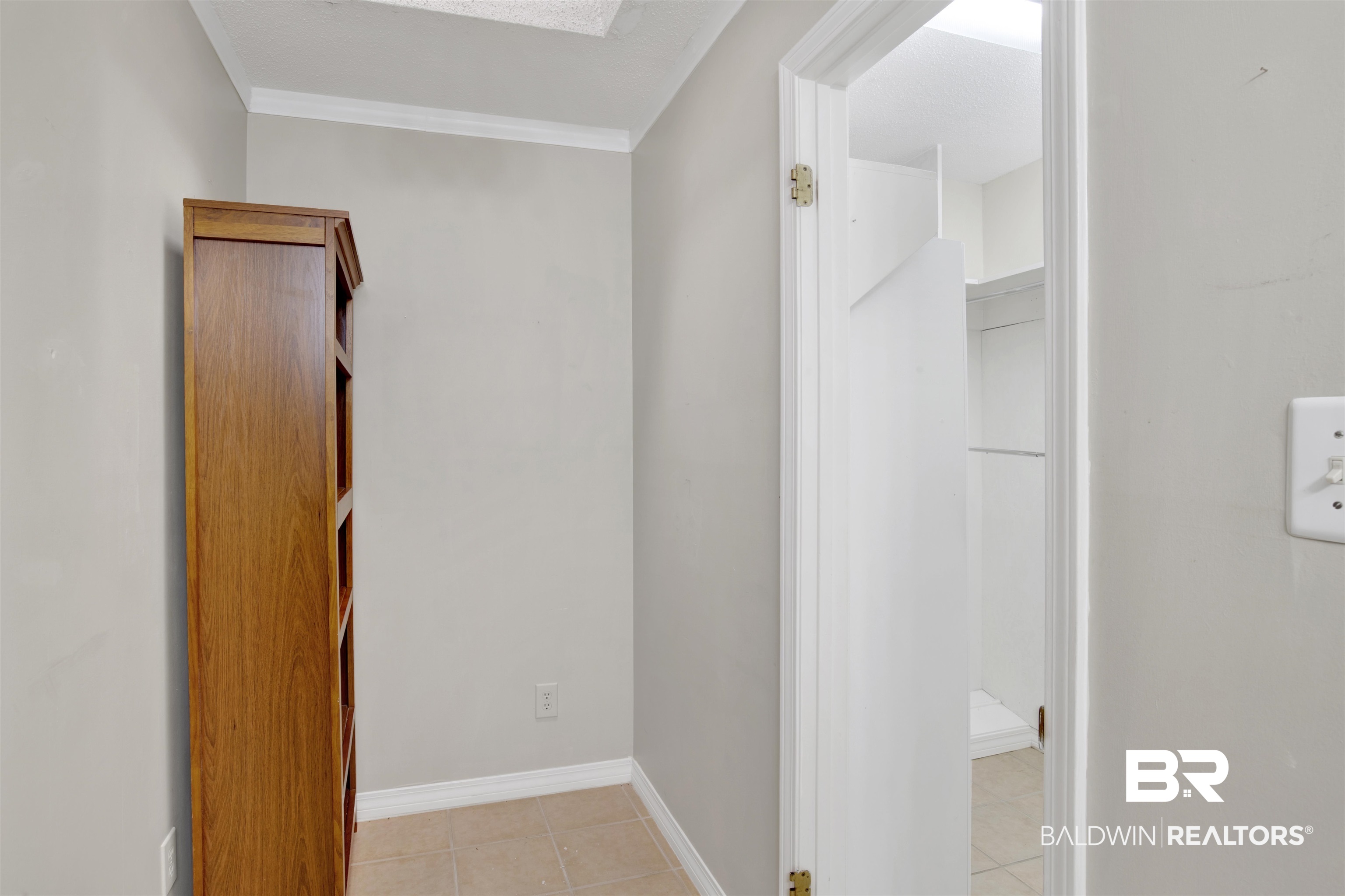 6635 Jackson Square Daphne, AL 36526 - Photo 16 of 24 Primary Double Closet