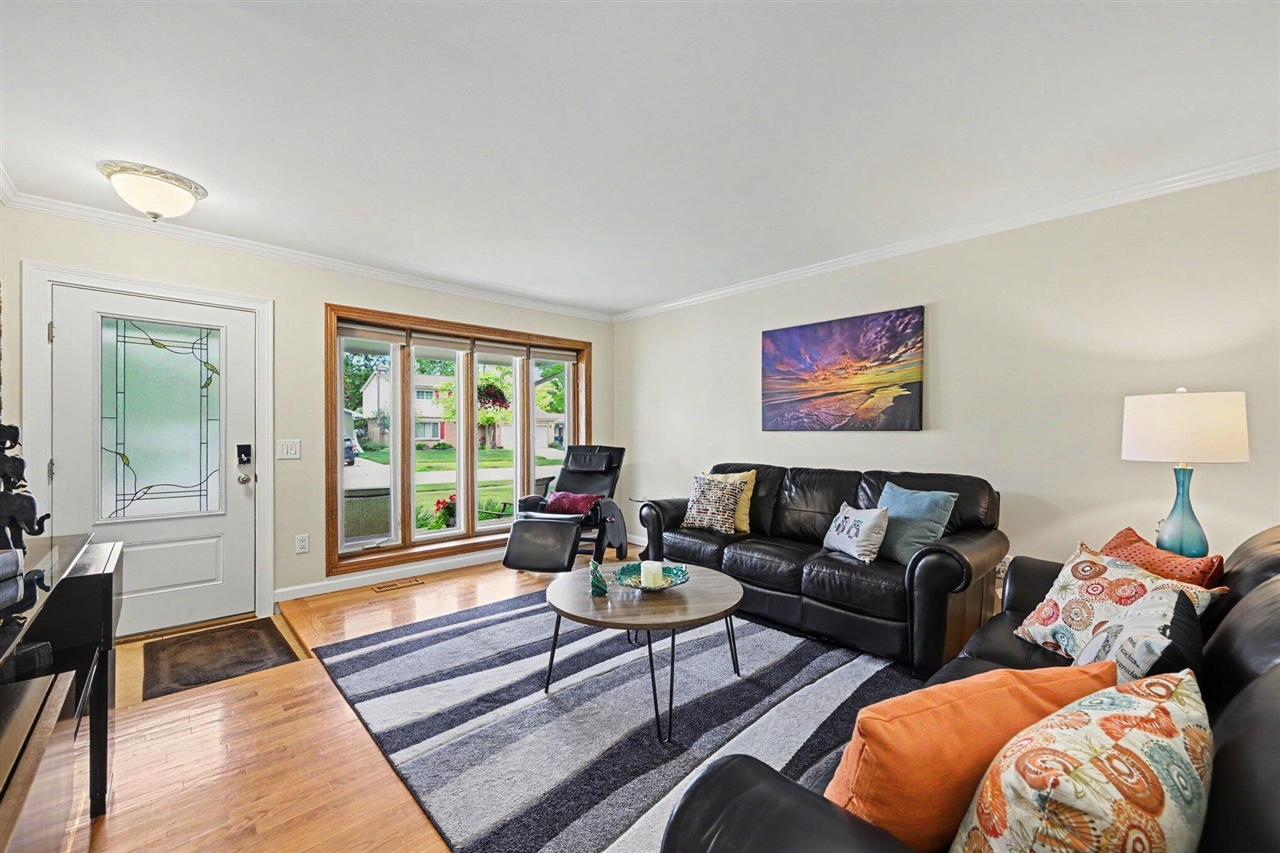 42967 Saxony Road Canton, MI 48187 - Photo 4 of 27