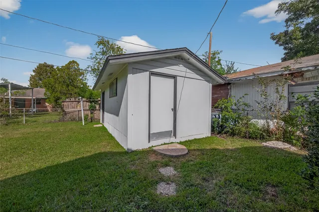 $239,999 | 145 East Twickenham Trail, Houston, TX 77076