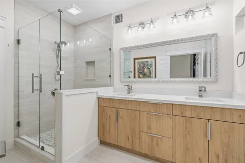 $4,500 | 1037 Town Pl Street, Houston, TX 77057