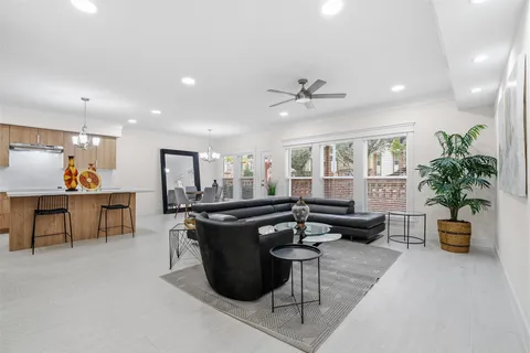 $4,500 | 1037 Town Pl Street, Houston, TX 77057