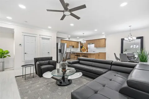 $4,500 | 1037 Town Pl Street, Houston, TX 77057