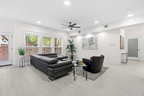 $4,500 | 1037 Town Pl Street, Houston, TX 77057