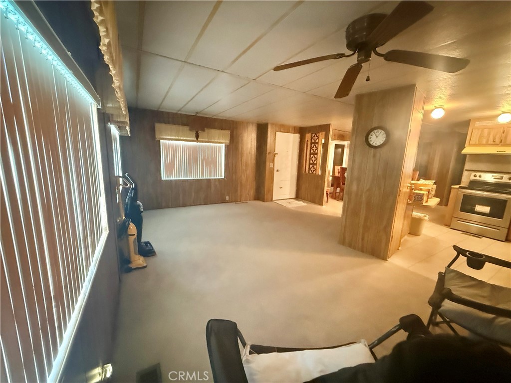 148574 Panoply Road Needles, CA 92363 - Photo 14 of 24 Living rm