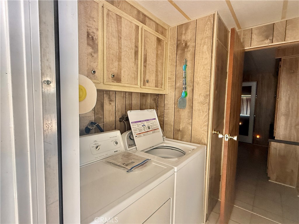 148574 Panoply Road Needles, CA 92363 - Photo 22 of 24 Laundry room