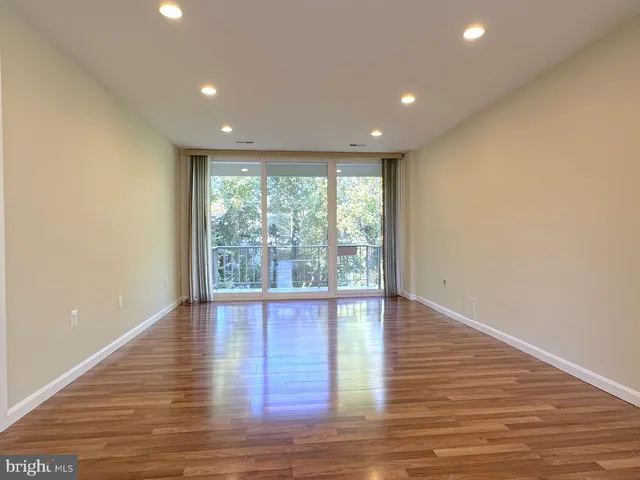 $1,850 | 3940 Bel Pre Road, Unit 39408, Silver Spring, MD 20906