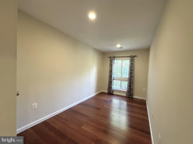 $1,850 | 3940 Bel Pre Road, Unit 39408, Silver Spring, MD 20906