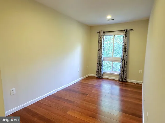 $1,850 | 3940 Bel Pre Road, Unit 39408, Silver Spring, MD 20906