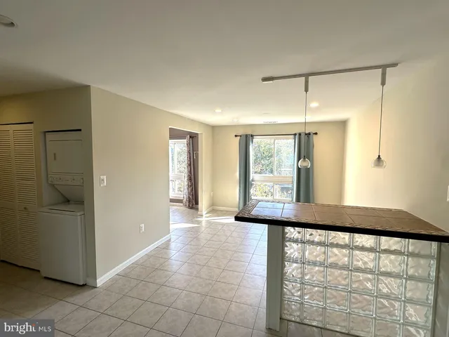 $1,850 | 3940 Bel Pre Road, Unit 39408, Silver Spring, MD 20906