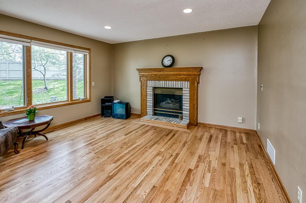 700 Oak Ridge Court East Burnsville, MN 55306 - Photo 12 of 37