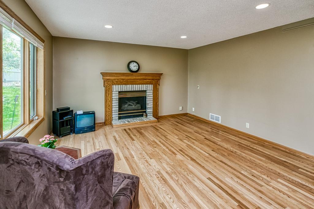 700 Oak Ridge Court East Burnsville, MN 55306 - Photo 14 of 37