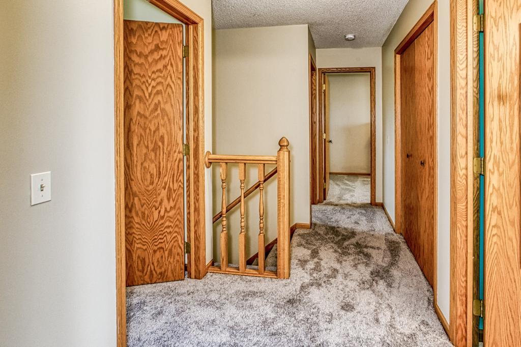 700 Oak Ridge Court East Burnsville, MN 55306 - Photo 18 of 37