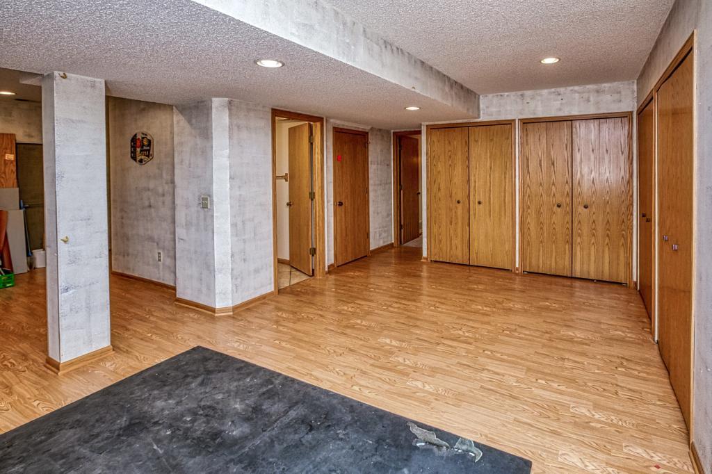 700 Oak Ridge Court East Burnsville, MN 55306 - Photo 25 of 37
