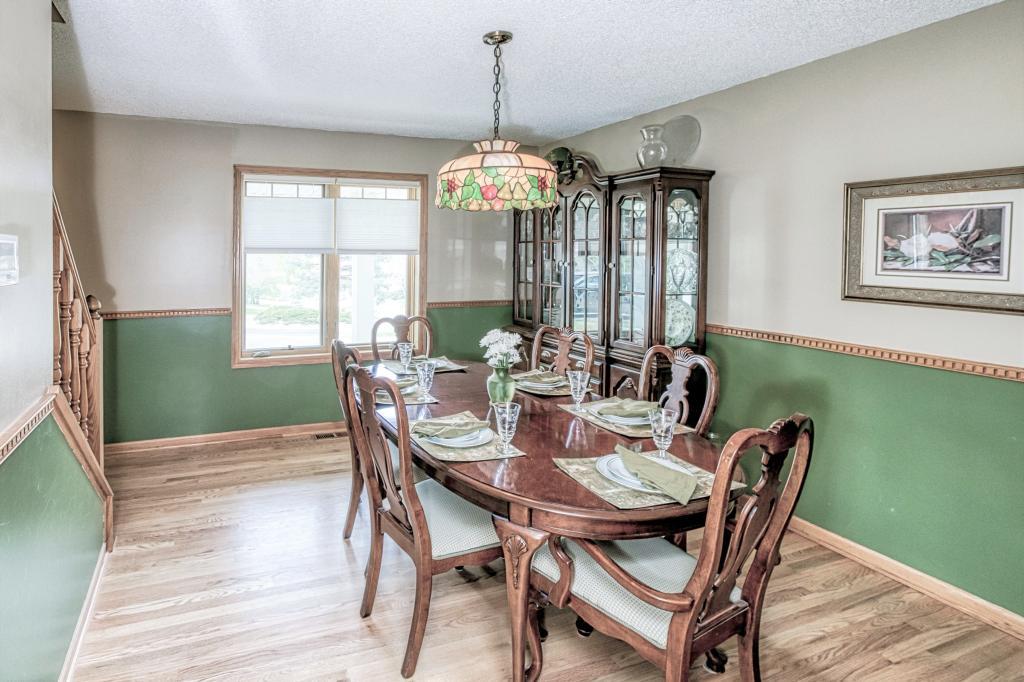 700 Oak Ridge Court East Burnsville, MN 55306 - Photo 7 of 37